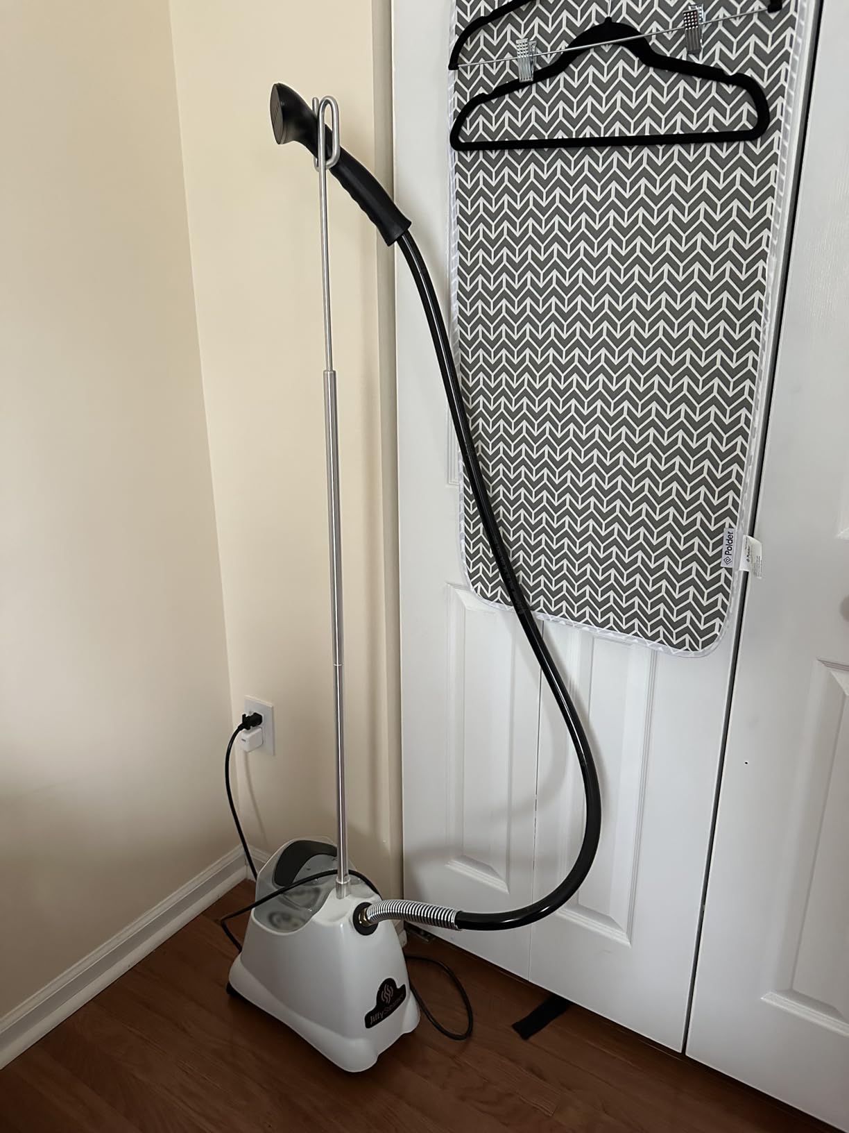 J-2000 Jiffy Garment Steamer with Plastic Steam Head, 120 Volt, Beige customer photo 2