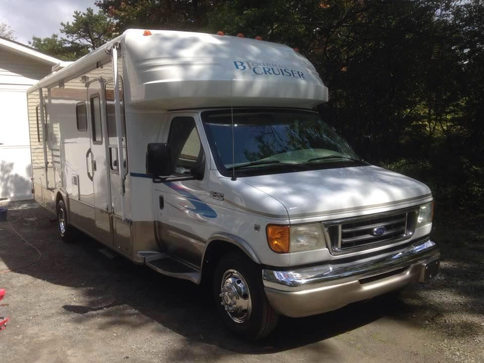 Meguiar's M4916 Marine/RV Heavy Duty Oxidation Remover, Oxidation, Water Spot, Stain, and Boat Scratch Remover for Vehicles with Gel Coat and Fiberglass Surfaces, 16 Oz customer photo 1