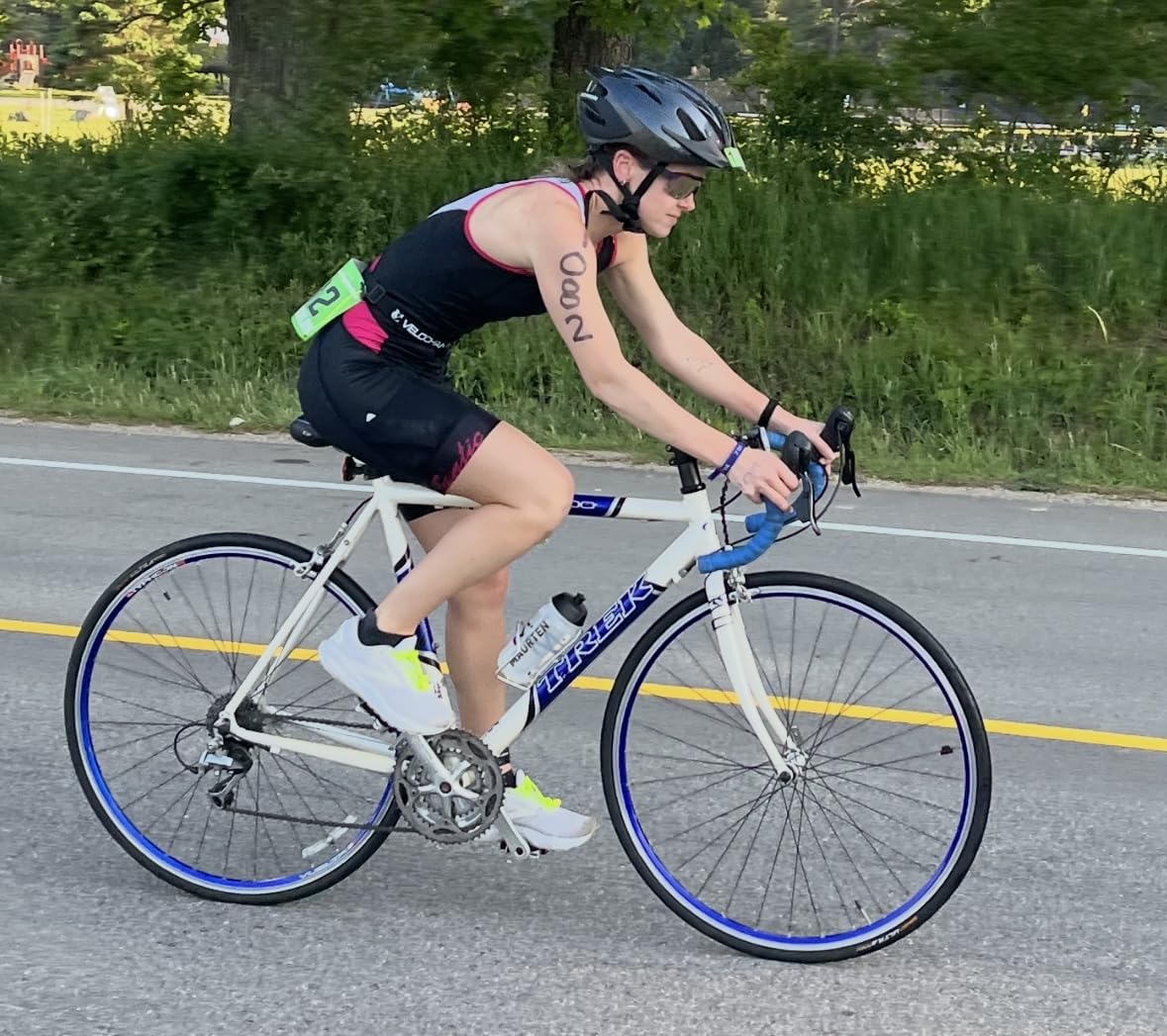 Schwinn Thrasher Helmet for Adults, Size 58-62 cm for Riders Ages 14+, Microshell, Adjustable Dial & Straps, Interior Padding, Air Vents, Lighted or Unlit, Visor customer photo 1