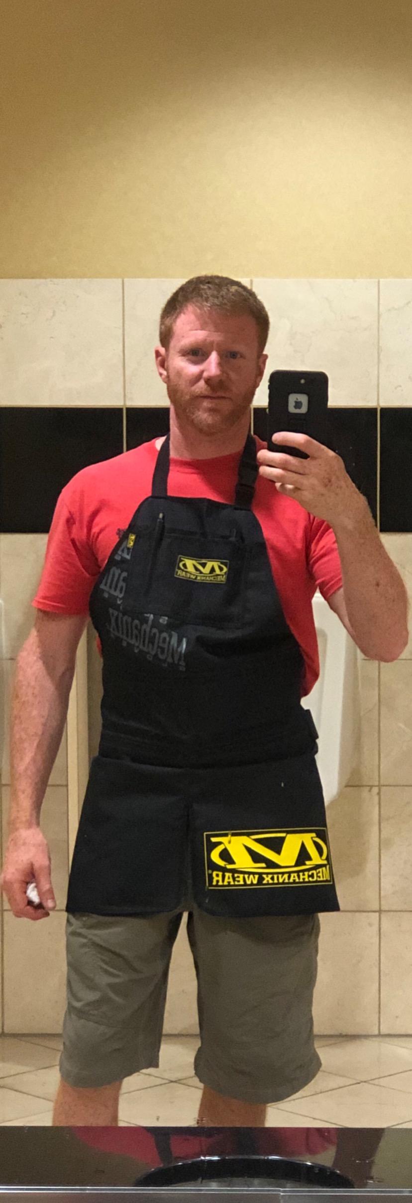 Mechanix Wear Shop Apron - Heavy Duty Industry Grade Work Apron - Liquid Resistant - Multiple Storage Pockets - Machine Washable - Adjustable Straps - One Size Fits All - Black customer photo 1