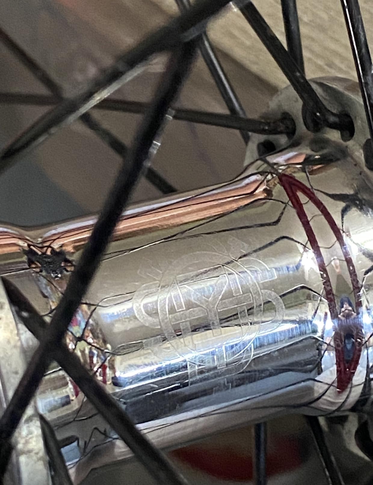 Mothers Mag & Aluminum Polish, 10 oz. - Brilliant Shine, Easy to Use, for All Uncoated & Unplated Metals Including Aluminum Wheels, Stainless Steel Trim and Exhaust Tips, Brass & More (05101) customer photo 2