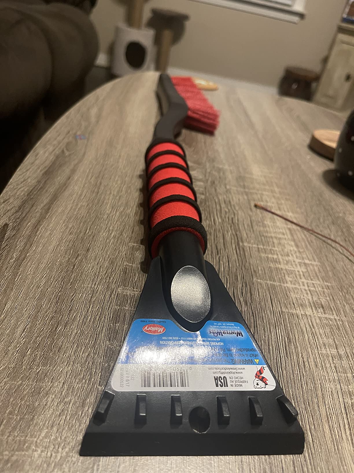 Mallory 532 26 Inch Snow Brush with Ice Scraper for Cars, Trucks, SUVs, RVs, and More (Colors May Vary) customer photo 1