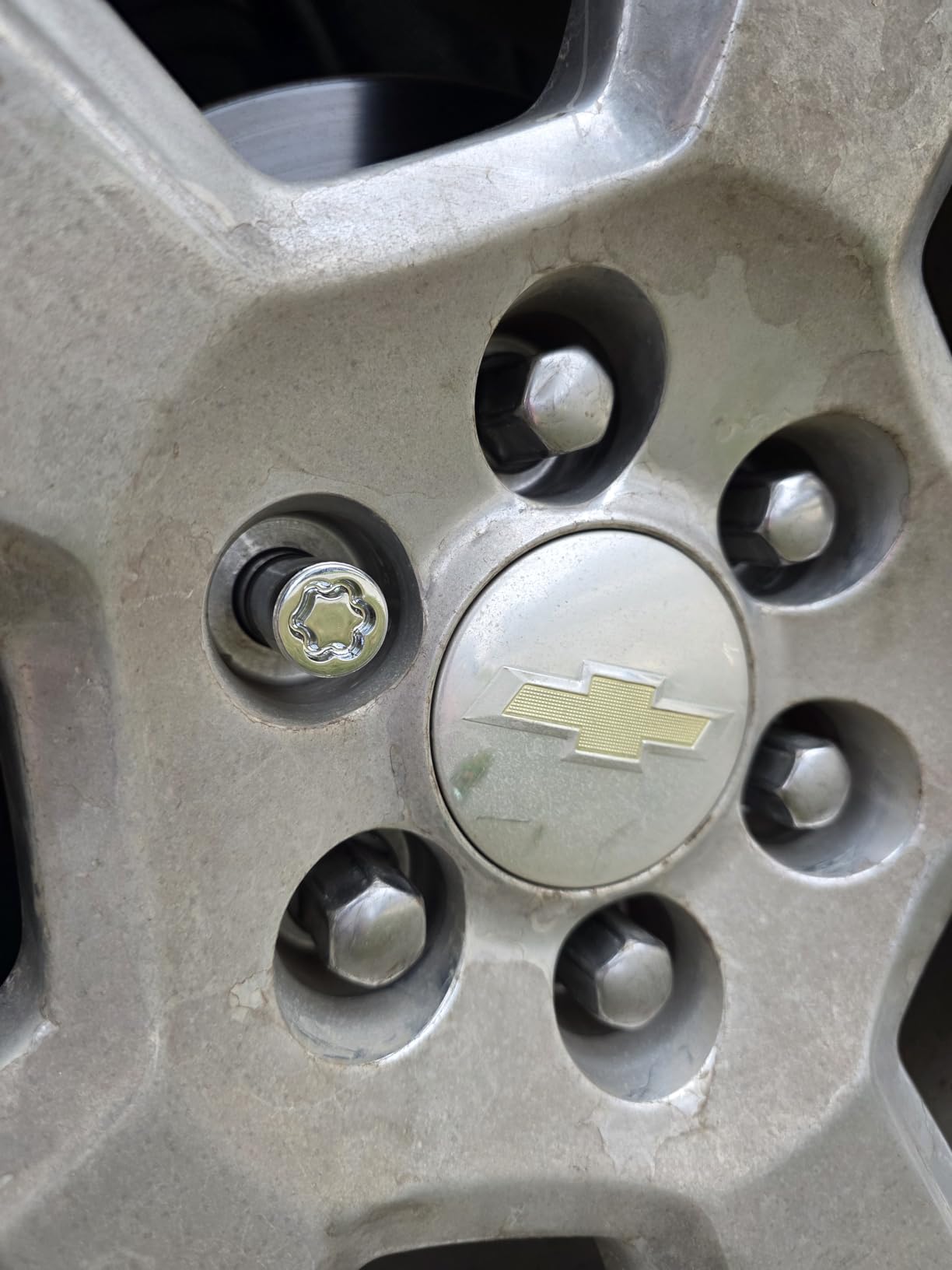 McGard 24210 Chrome Cone Seat Wheel Locks (M14 x 1.5 Thread Size) - Set of 4 customer photo 1