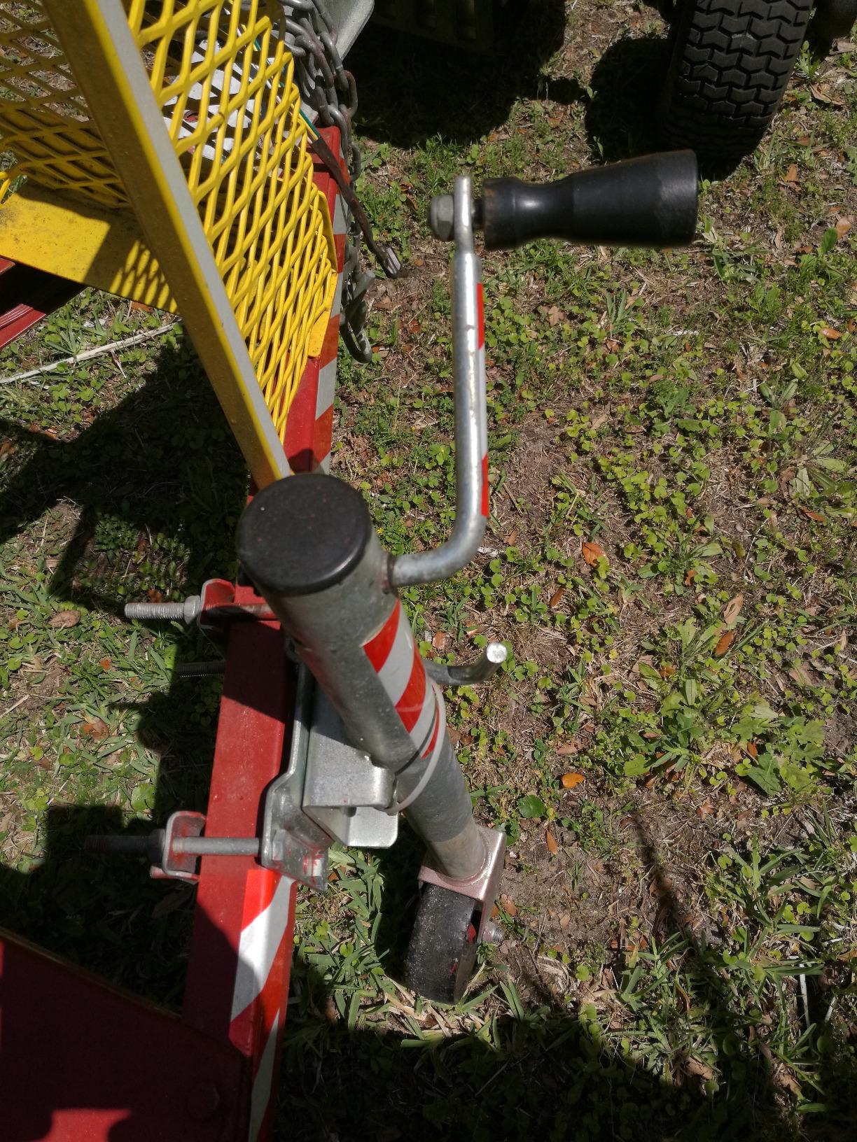 Reese Towpower 74410 Round Trailer Jack, Side Mount, 1,000 lbs. Lift Capacity, Sidewind, Bolt-On, 10 Inch Travel, 6-Inch Wheel customer photo 1