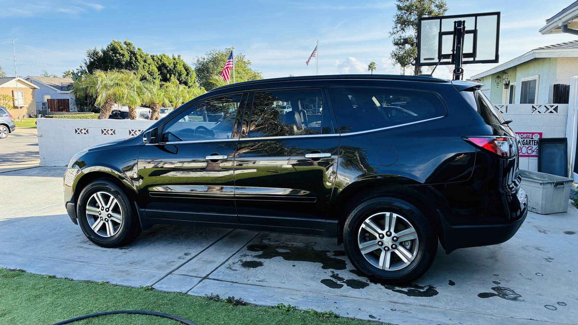 Meguiar's Hot Shine Tire Foam, High Gloss Tire Shine That Cleans, Shines, and Protects in One Step, Deep, Black Shine with Conditioners and UV Protection, 19 Oz Aerosol customer photo 1