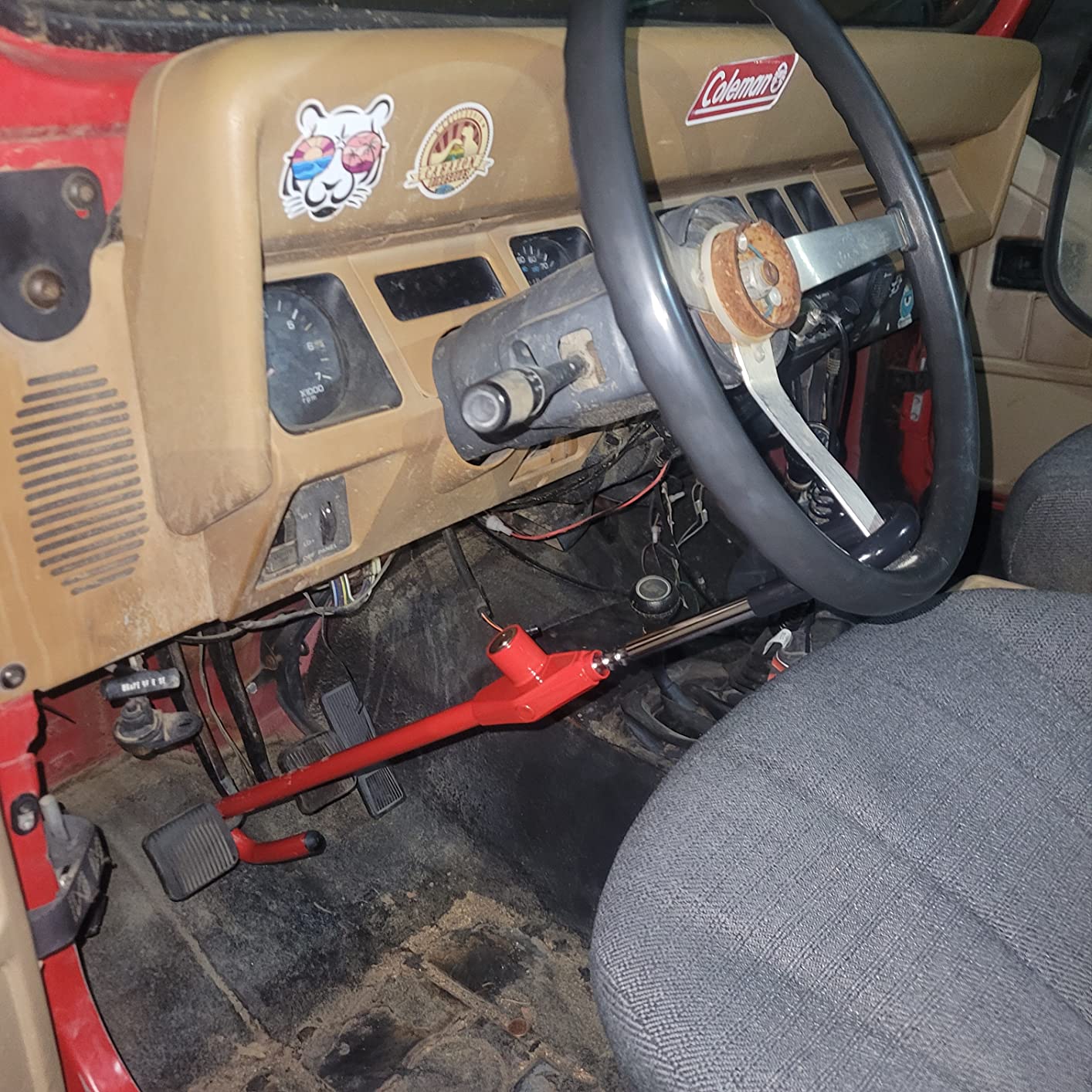 Winner International The Club CL303 Pedal to Steering Wheel Lock, Red, 5.25 Inch customer photo 1