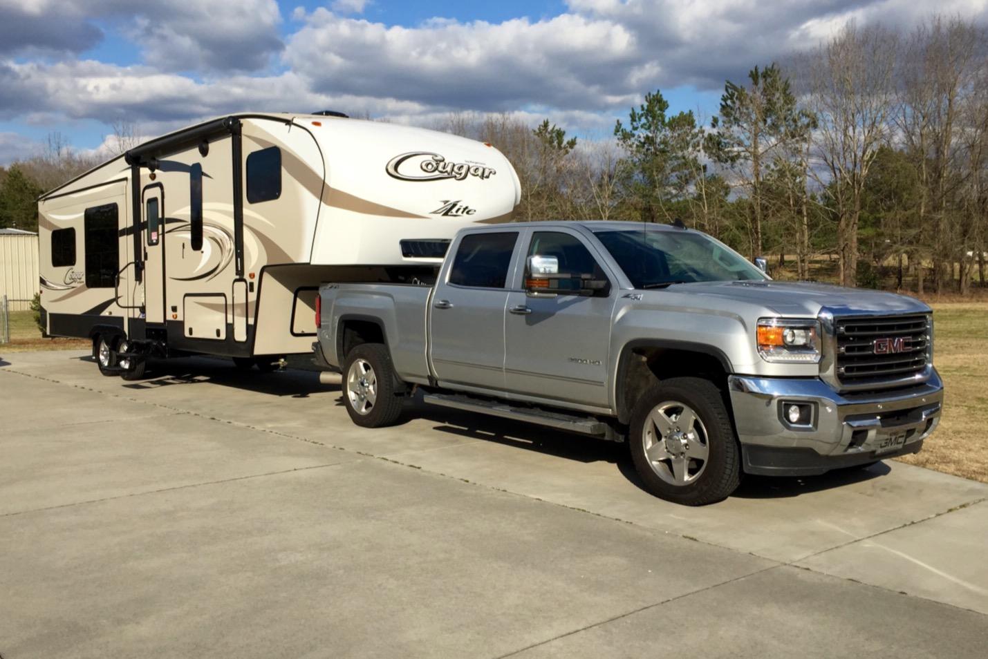 CURT 16115 E16 5th Wheel Hitch, 16,000 lbs customer photo 1