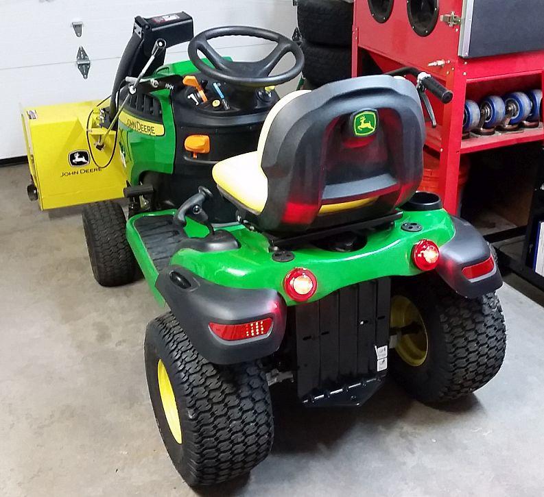 Emergency LED Road Flare Kit Set of 3 LED Bright Roadside Beacons with Magnetic Base Flashing or Steady Red Lights Includes Storage Bag customer photo 2