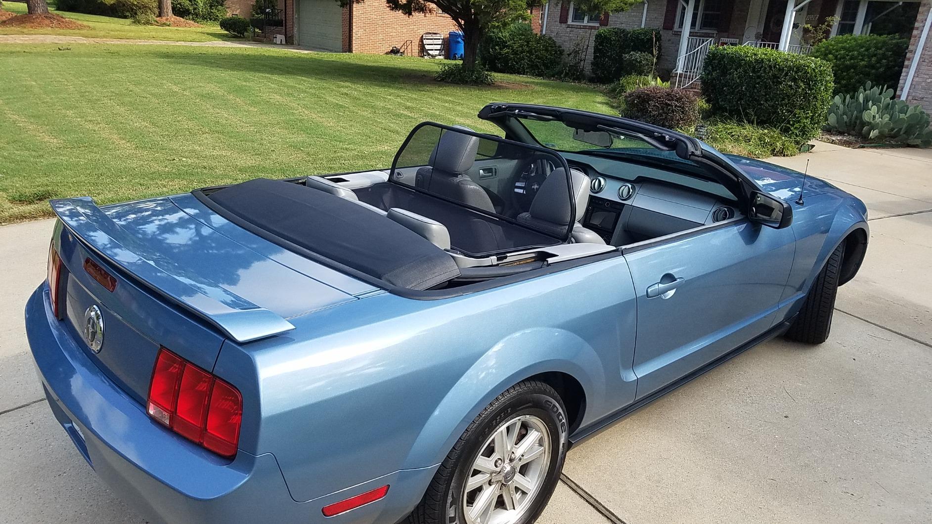Love The Drive 2005-2014 Mustang Convertible Wind Deflector Screen (for Vehicle Without Light/Style Bar) customer photo 2