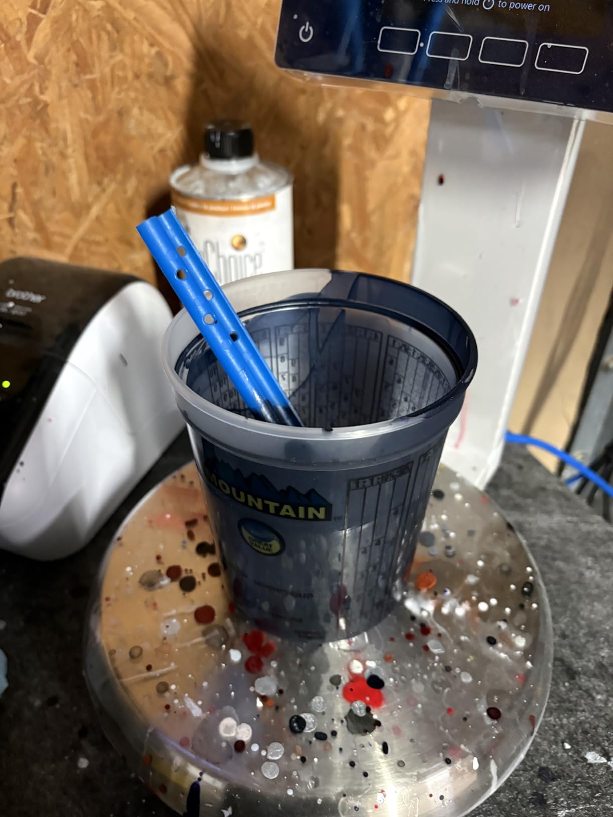 MOUNTAIN Disposable Quart Mixing Cups (100 per case), Made in USA; Solvent Resistant, Graduated Paint Mixing Cups, Reusable, Recommend by Paint Companies; customer photo 1