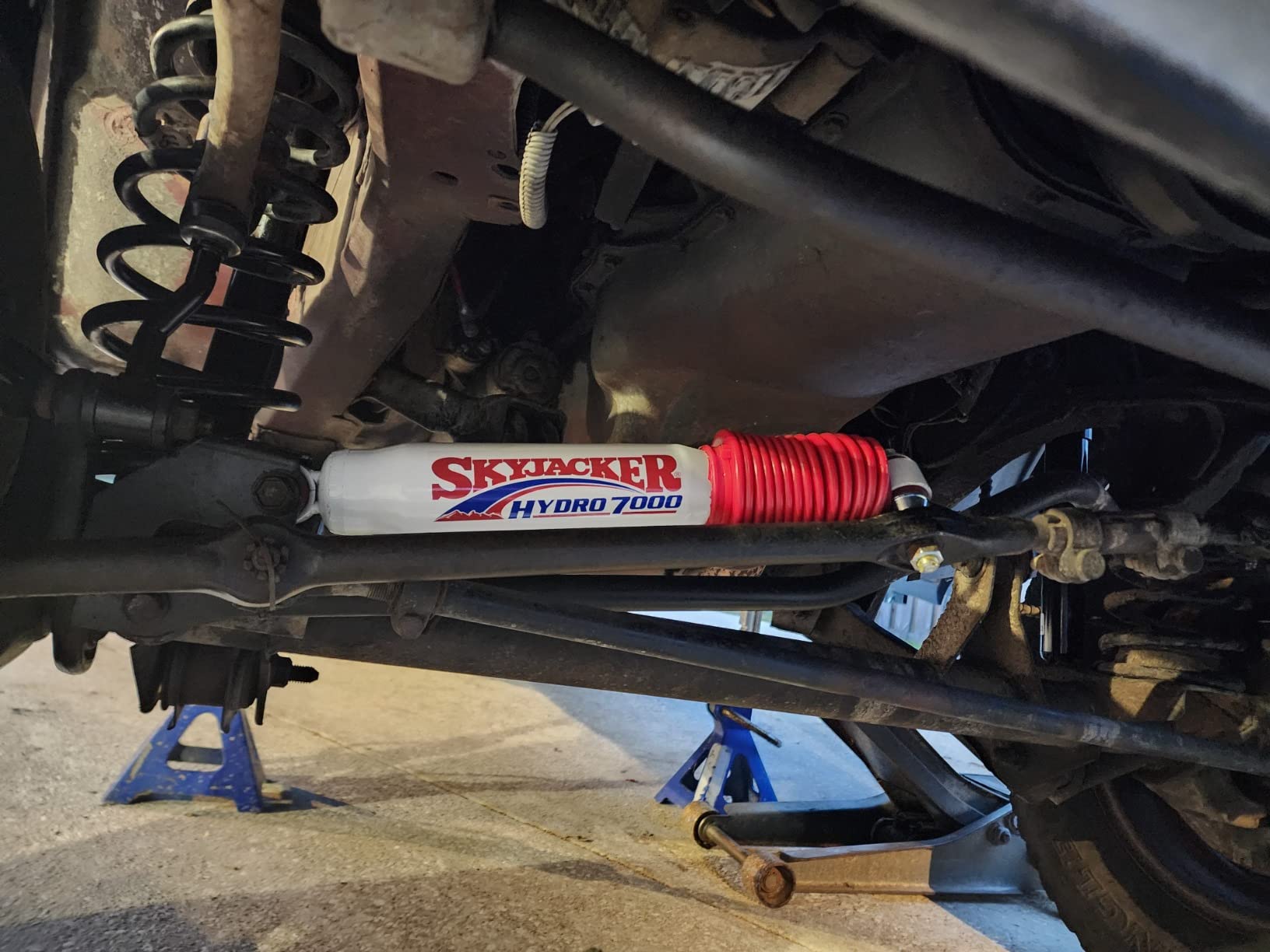 Skyjacker 7009 HD OEM Replacement Steering Stabilizer Kit customer photo 1