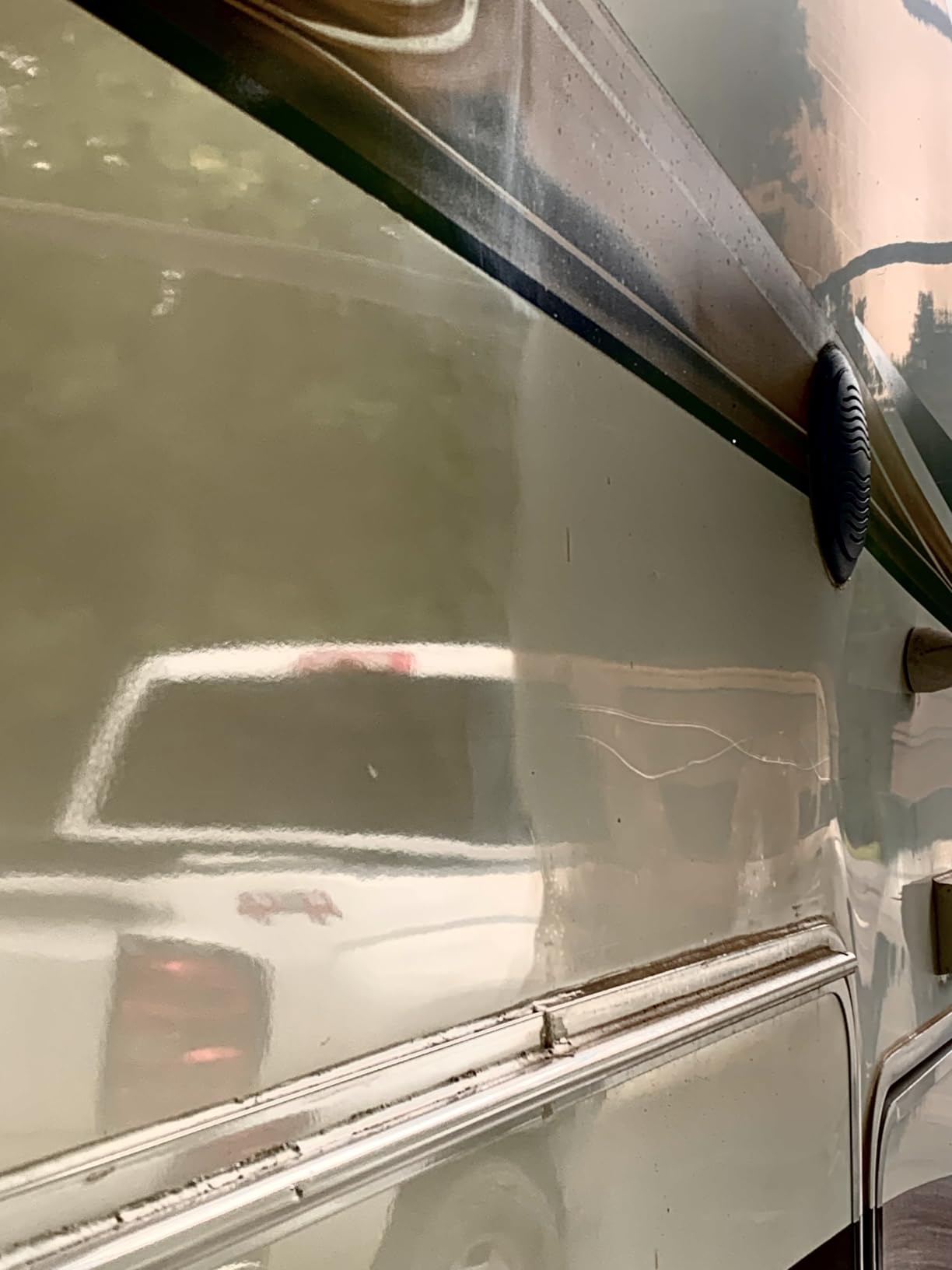 Meguiar's Marine/RV Power Cut Compound M9132, Low-Swirl RV and Marine Buffing Compound Removes Scratches and Oxidation Without Scouring, Fast-Cutting Formulation for Fiberglass and Gel Coats, 32 Oz customer photo 1