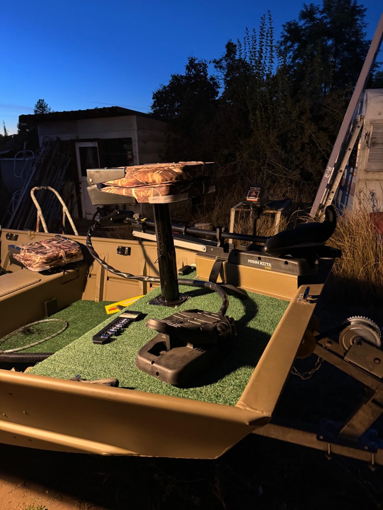 Attwood 91320-ADJ Swivl-Eze Adjustable Pedestal, Height Adjustable 11 1/2-17 1/2 Inches, For Boat Seat customer photo 1