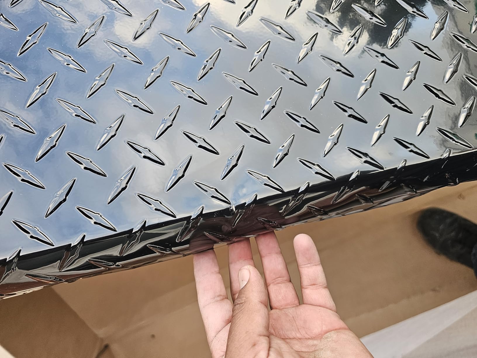 Dee Zee DZ8170B Red Label Crossover Tool Box, Gloss Black customer photo 1