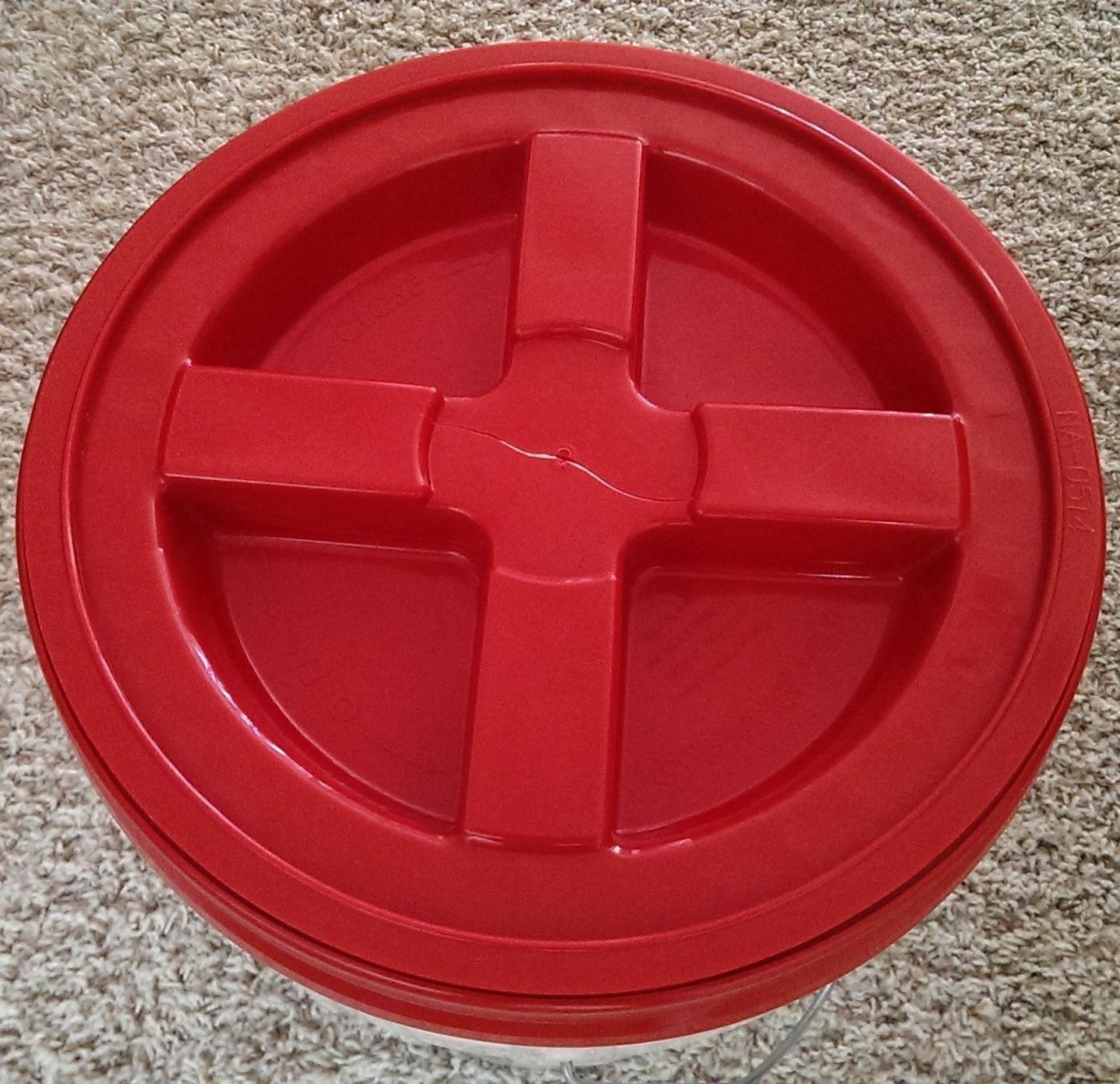 Car Wash Bucket (5 Gallon Bucket + Grit Guard + Gamma Seal Lid), Perfect Car Tool for Washing & Garage Storage, Stores Car Wash Soap, Foam Cannon, Foam Gun, Microfiber Towels & More customer photo 2