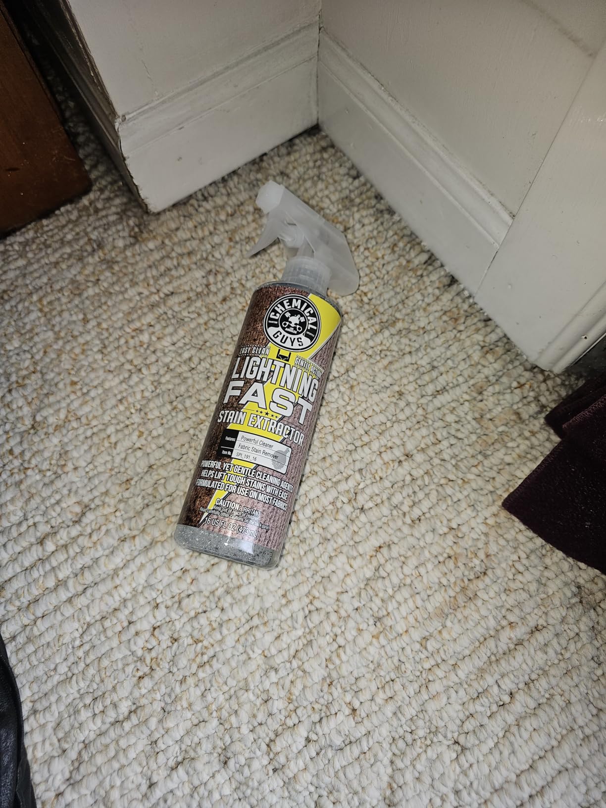 Chemical Guys, Lightning Fast Carpet & Upholstery Stain Extractor, 16 oz | Tackles coffee, soda, wine and pet messes on carpet, seats and mats customer photo 2
