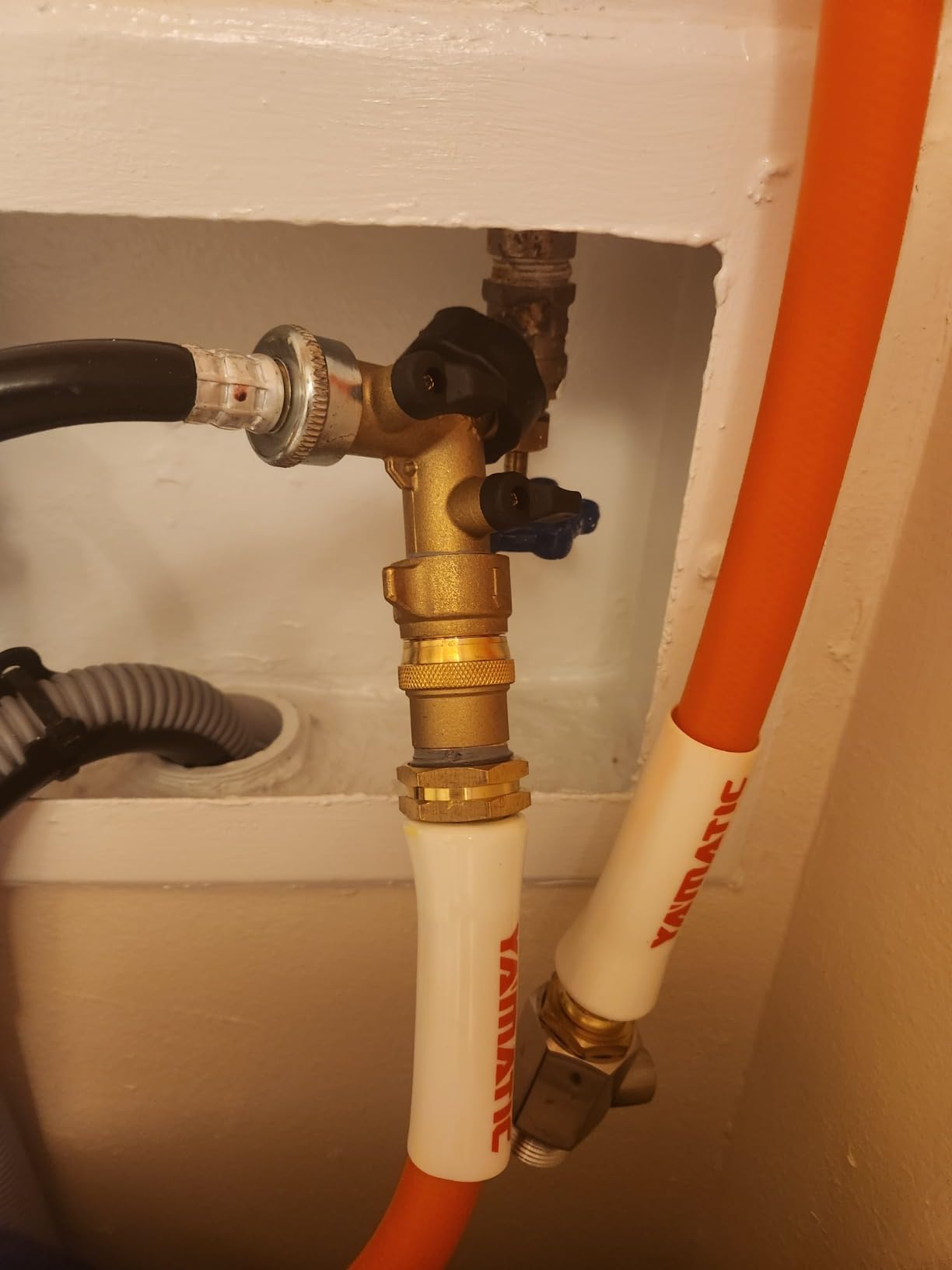 Camco Brass Marine/RV Water Pressure Regulator - Drinking Water Safe | Protects RV Kitchen Small Appliances, Plumbing & Hoses - Reduces RV Water Pressure to Safe & Consistent 40-50 PSI (40055) customer photo 2