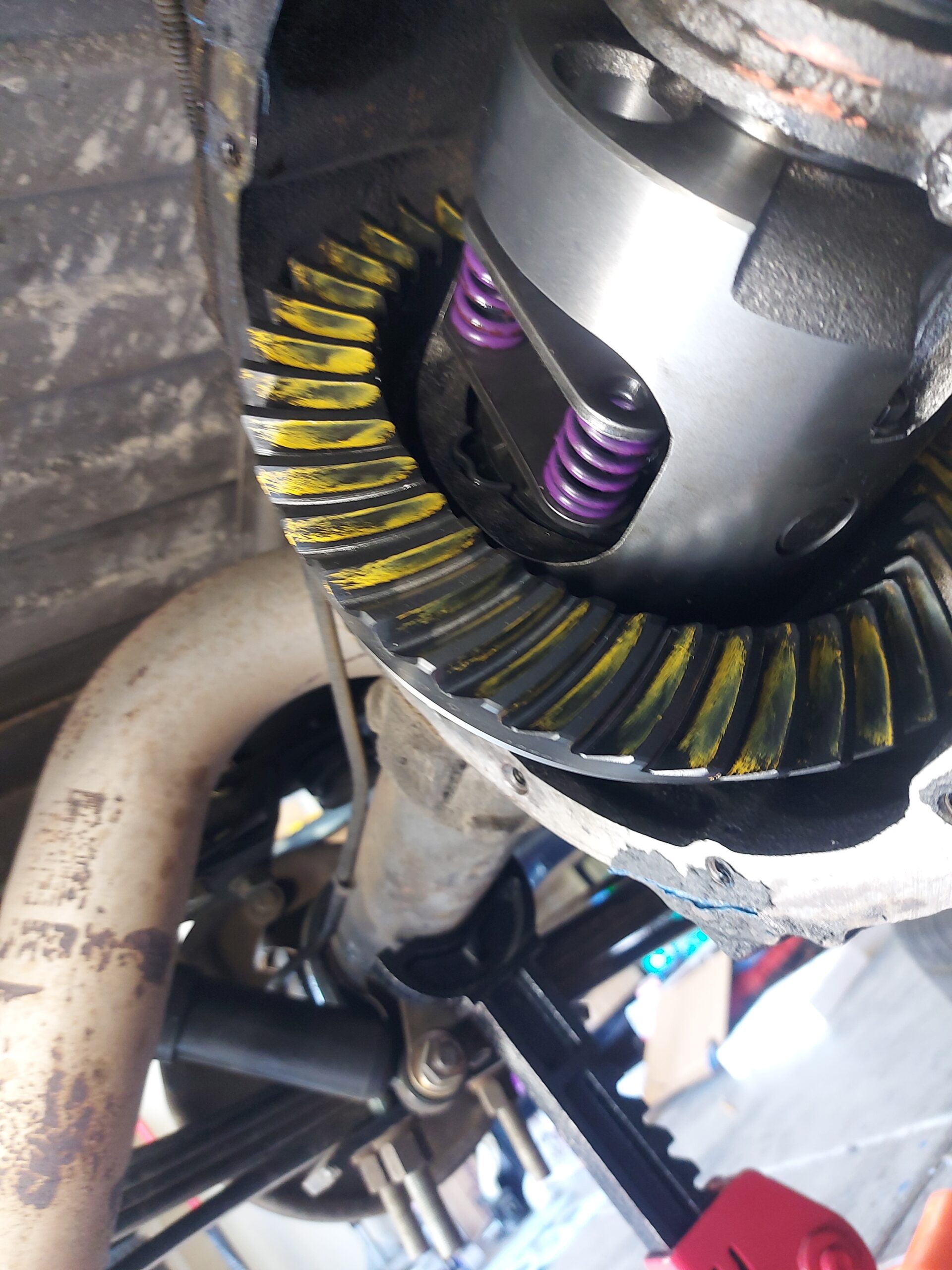 Yukon Gear & Axle Dura Grip Limited Slip Differential Positraction, 28 Spline, 2.73-Up Ratio, Compatible with 8.5