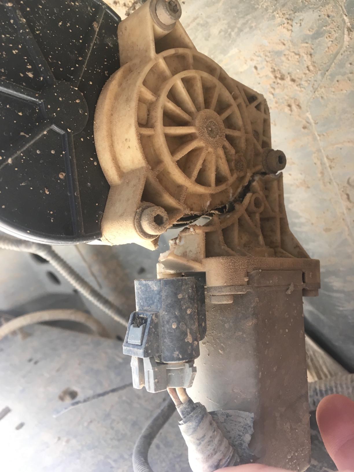 RealTruck AMP Research PowerStep Retractable Electric Truck Steps with LED Step Lights | Fits RAM 1500/2500/3500 | 75138-01A-B customer photo 1