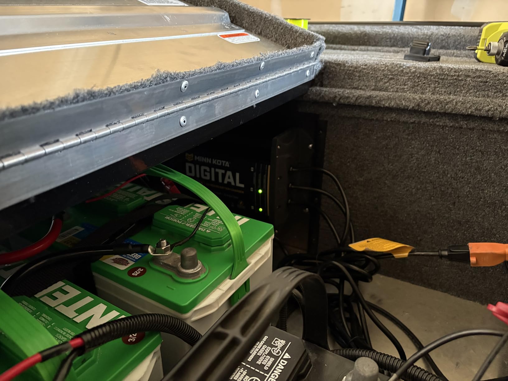 Minn Kota 1823155 MK 315D Digital On-Board Marine Battery Charger, 3 Bank x 5 Amps customer photo 1