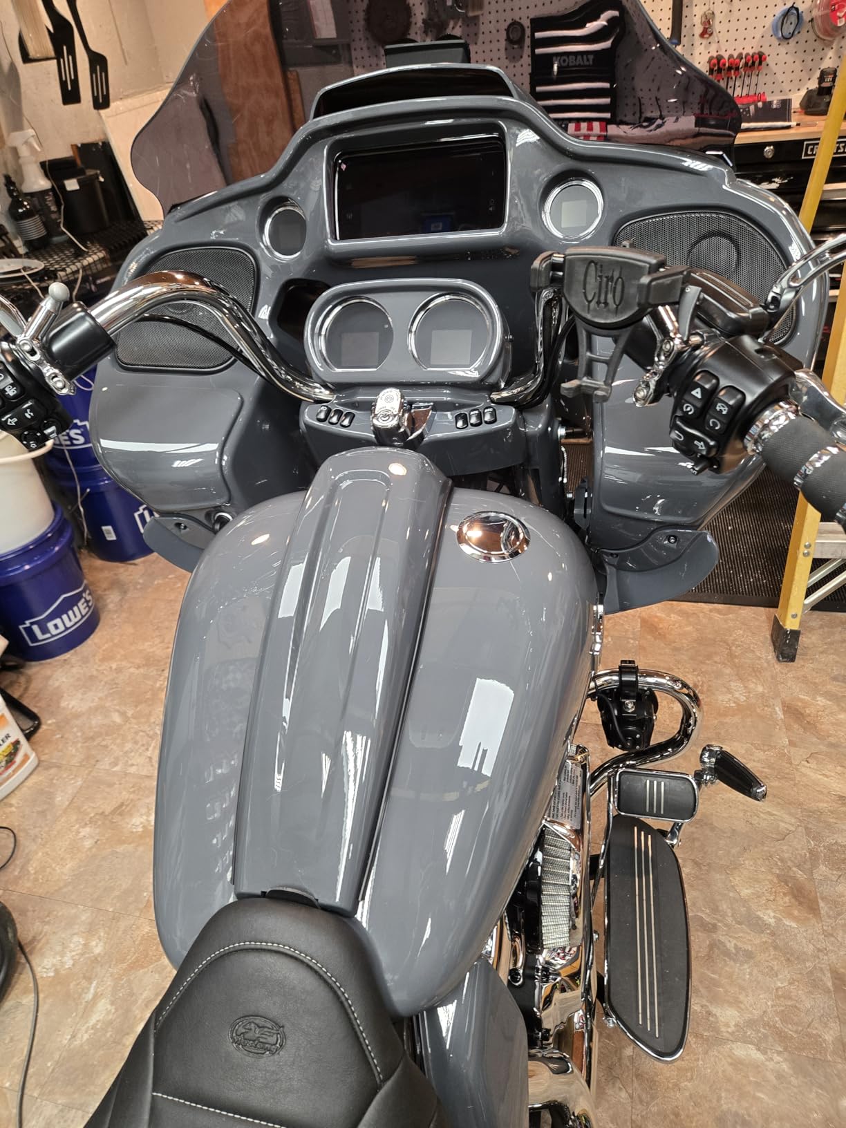 Chemical Guys Black Light Hybrid Radiant Finish - Premium Glaze and Car Sealant for Black and Dark Colors - Enhances Depth, Gloss & Protection on Cars, Trucks, SUVs & More, 16 fl oz Bottle customer photo 2