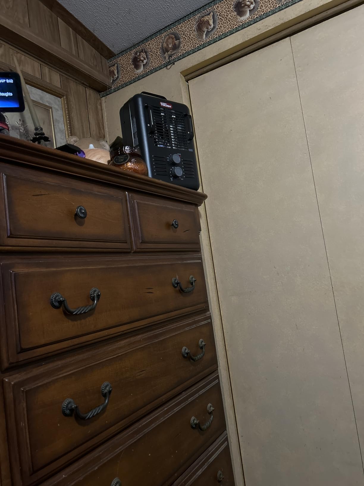 Comfort Zone Utility Space Heater, 1500W Electric Garage Heater with Adjustable Thermostat, Fan/Low/High Heat Settings, Tip-Over & Overheat Protection, Milkhouse Style, ETL Listed customer photo 1