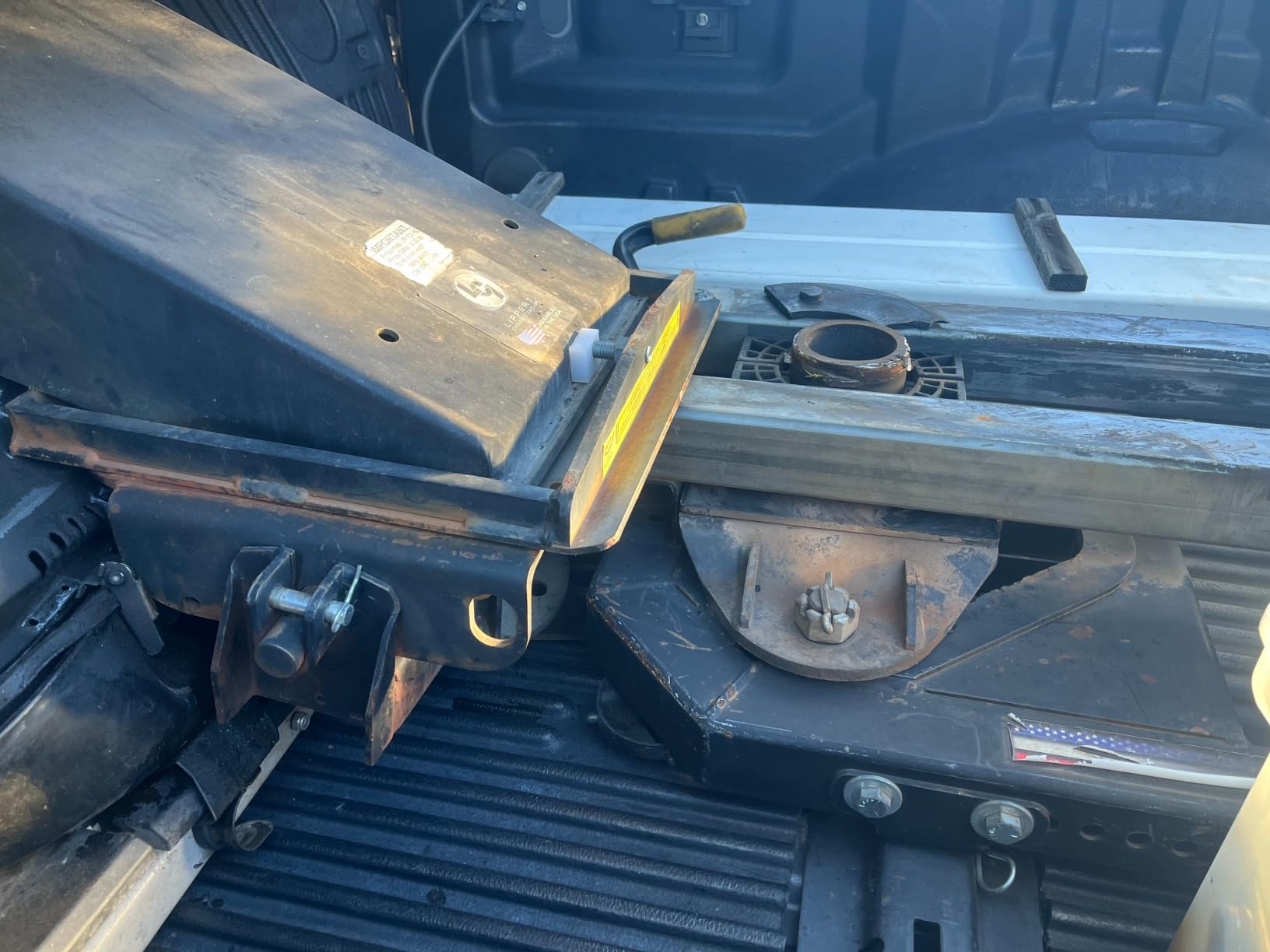 PullRite 2900 Superglide 20,000 lbs Automatic Sliding Fifth Wheel Hitch customer photo 3