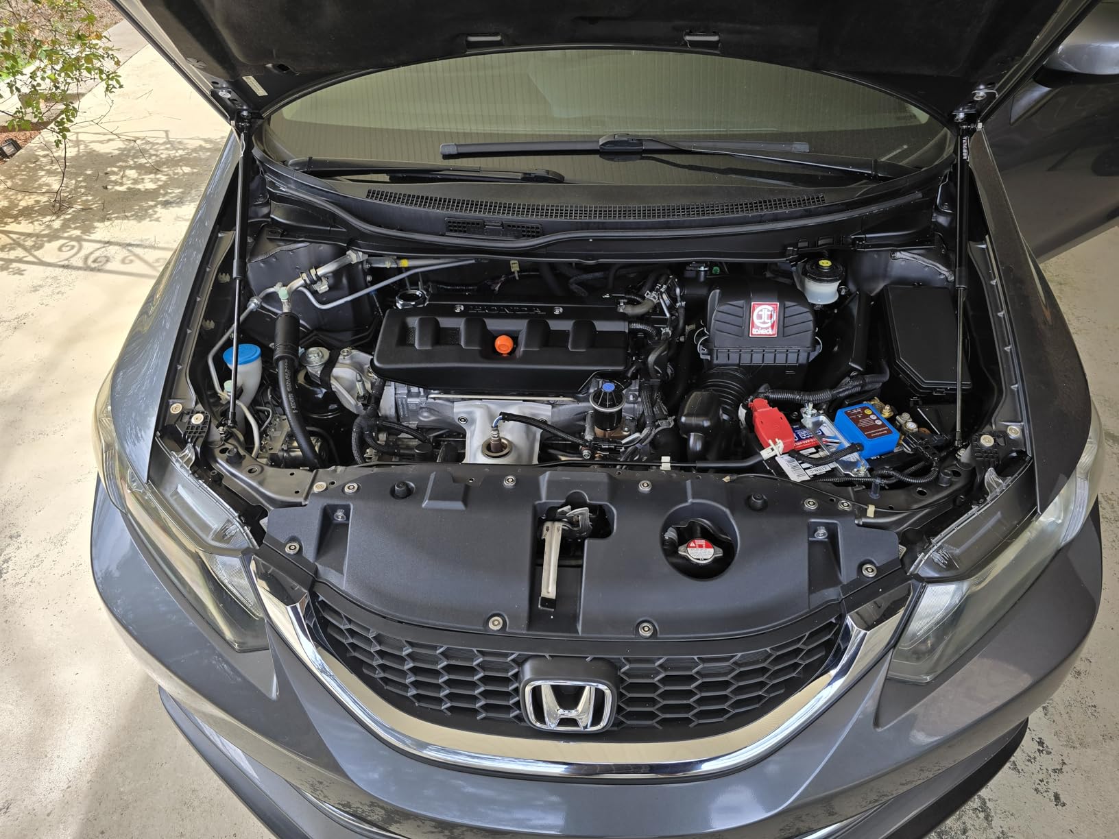 Griot's Garage Engine Bay Dressing, Detailing Spray, Surface Enhancer and Protector, 20244, 12.5oz customer photo 2