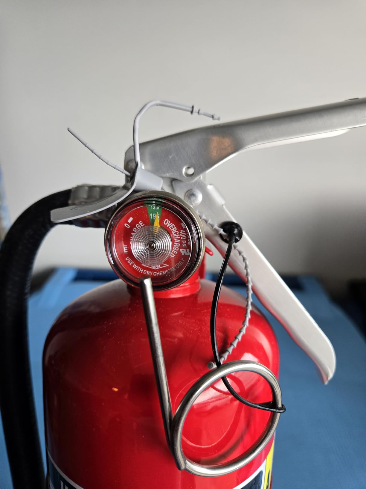 Amerex B402T, 5lb ABC Dry Chemical Class A B C Fire Extinguisher, with Vehicle Bracket customer photo 1