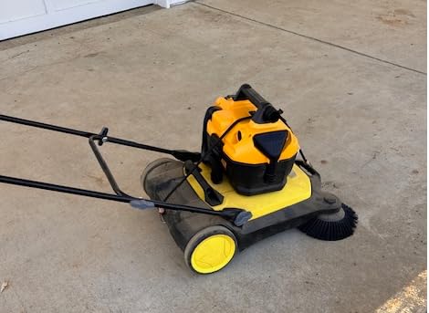 DEWALT 20V MAX Cordless Shop Vac, Wet Dry Vacuum Cleaner, Portable 2 Gallon Wet Dry Vac, Strong Suction Shop Vacuum with Hepa Filter, Tool Only (DCV580H) customer photo 2