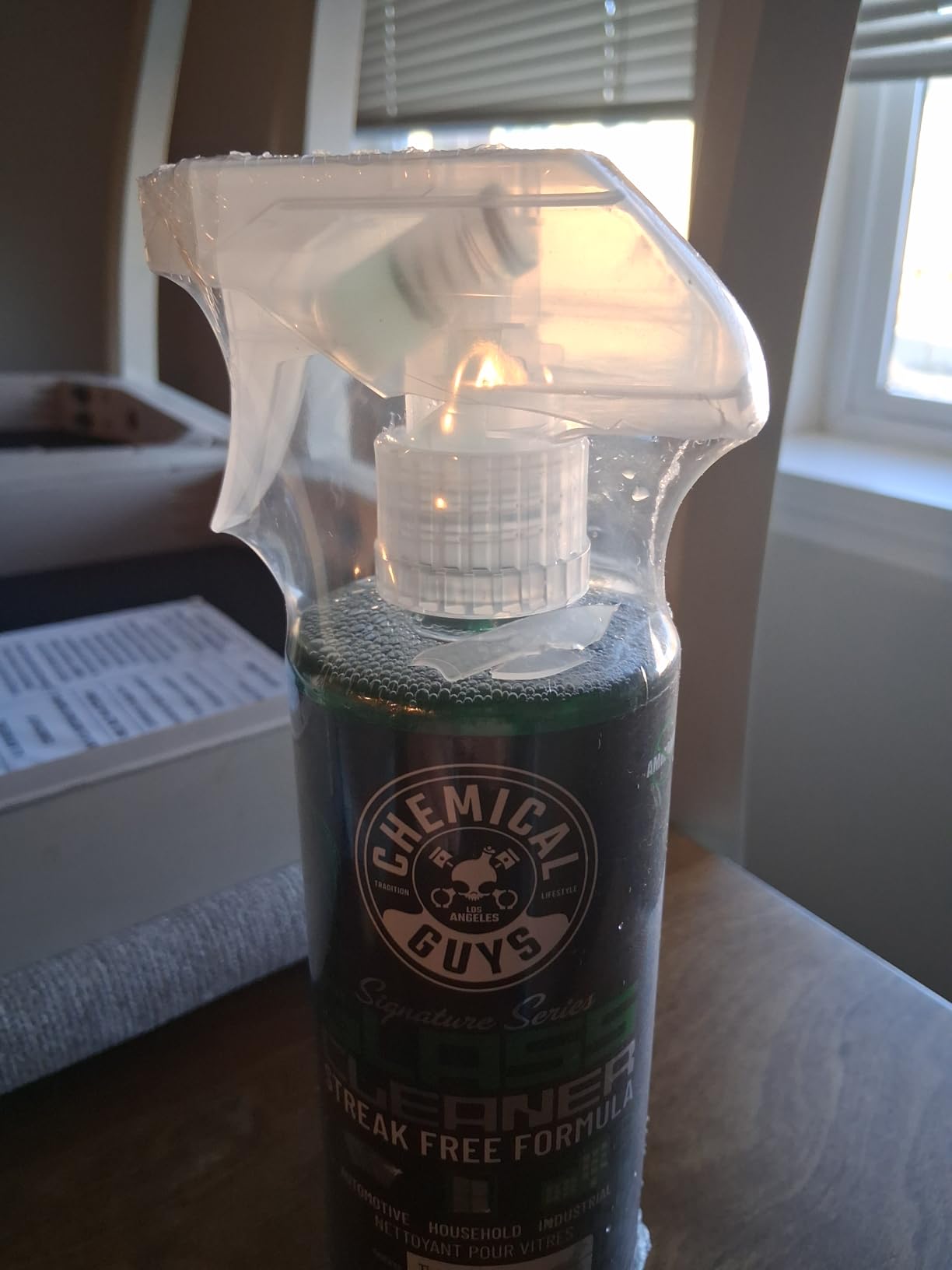 Chemical Guys Glass Cleaner Signature Series - Ammonia-Free Window and Mirror Spray for Cars, Trucks, SUVs, and RVs - Safe for Tinted Glass, Windshields, Household Windows & Interior Surfaces - 16 oz customer photo 1