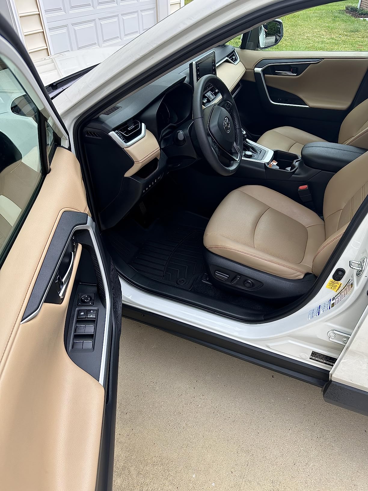 Griot's Garage Interior Cleaner Spray for Car Seats, Carpet, Upholstery Fabric, Floor Mat, Vinyl, Dashboard, Ideal for Truck, SUV, RV, Boat, and More, 10956, 22 Fl Oz customer photo 2