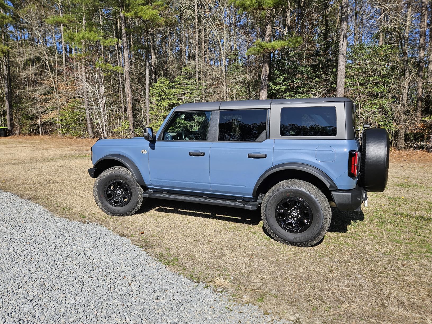 Chemical Guys Butter Wet Wax - Deep Wet Shine Car Wax for Cars, Trucks, SUVs, RVs, and More, Easy On/Off Liquid Formula, Banana Scent - 16 fl oz customer photo 2