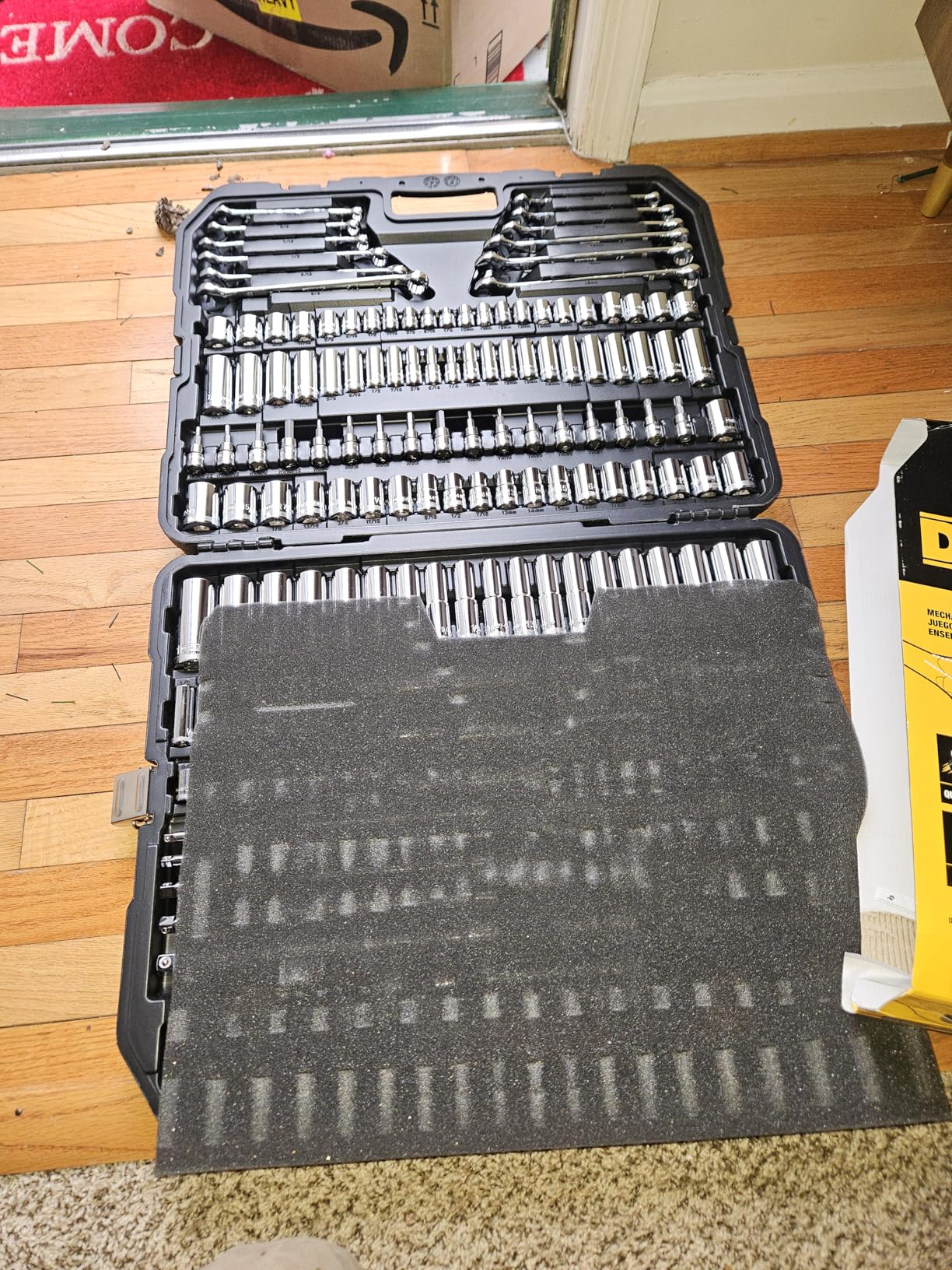 DEWALT Mechanics Tools Kit and Socket Set, 204-Piece Dewalt Tool Set, 1/4