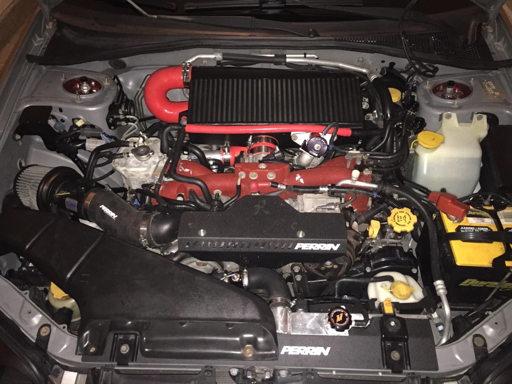 Mishimoto MMTMIC-WRX-01SLRD Top-Mount Intercooler Compatible With Subaru WRX/STI 2001-2007 Silver Cooler, Red Hose customer photo 2