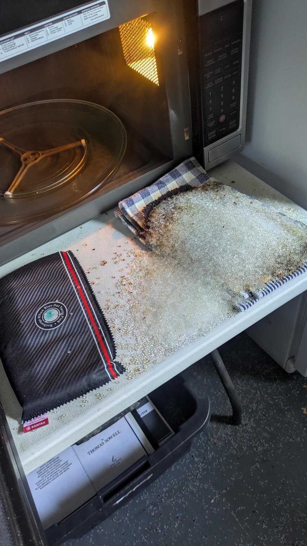 Reusable Car Dehumidifier Bag (1 Pack) Rechargeable Dehumidifier bags for Car, Trucks, and RVs - Prevent Damp & Moisture on Windscreens - Leakproof Moisture Absorber for Car and Home customer photo 2