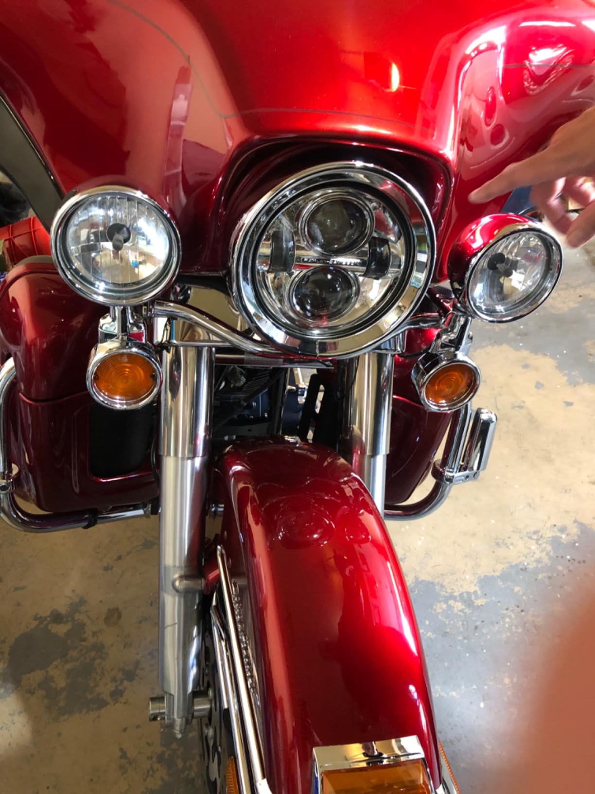 Mothers California Gold All-Chrome, 12 oz. - Cleans & Polishes Chrome, PVD & Chromed Plastics, Removes Fingerprints, Bugs, Water Spots & Smudges, Leaves a Brilliant Shine & Protective Barrier (05222) customer photo 2