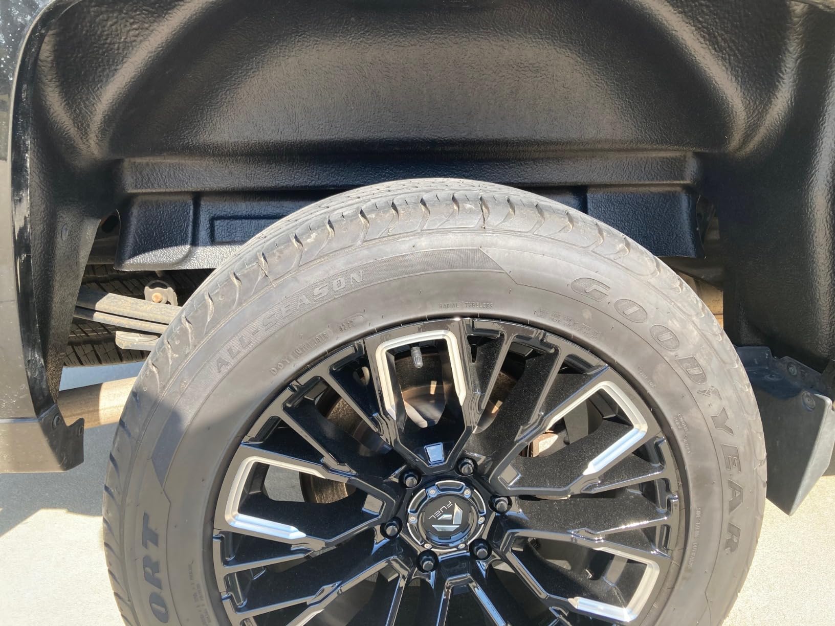 Husky Liners - Rear Wheel Well Guards | 2014-2018 Chevrolet Silverado 1500, 15-19 Silverado 2500/3500, 2019 Silverado 1500 LD w/Single Rear Wheels - Black, 2 Pc. | 79011 customer photo 2