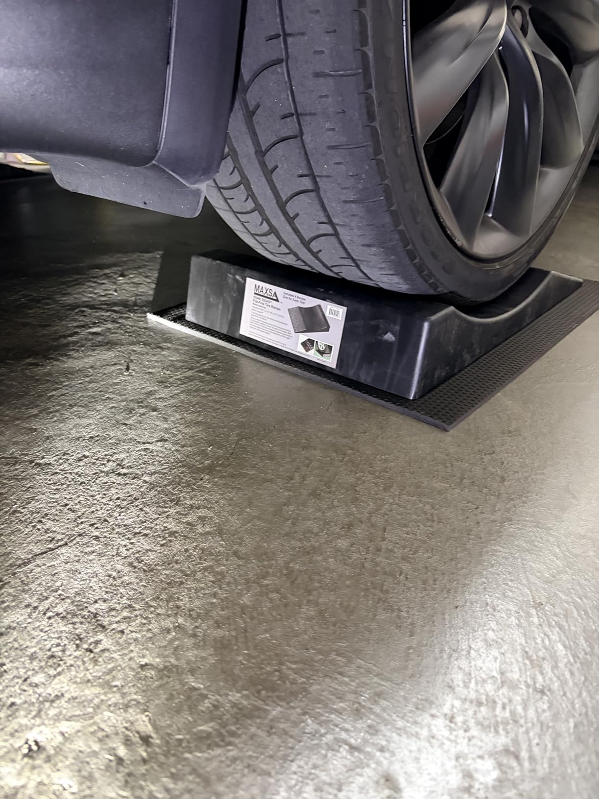 Maxsa 37353 Park Right Tire Saver Ramps for Flat Spot Flat Tire Prevention and Vehicle Storage for Vehicles up to 10 Tons, Black, Set of 4 customer photo 1