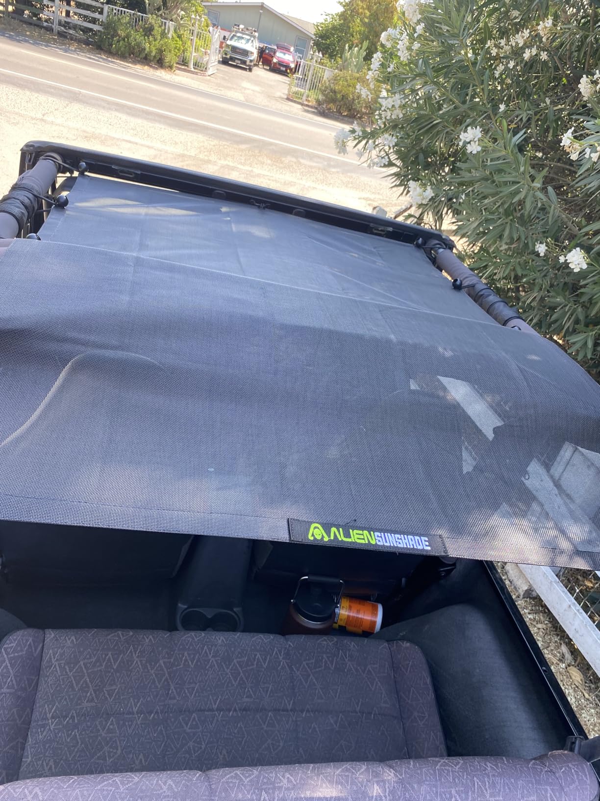 Alien Sunshade Jeep Wrangler TJ Sun Shade (1996-2006) & YJ (1987-1995) Jeep Wrangler Accessories, Full Length Mesh Sun Shade for TJ & YJ 2 Door, Blocks UV, Wind, Noise, Bikini Top Cover (Black) customer photo 1