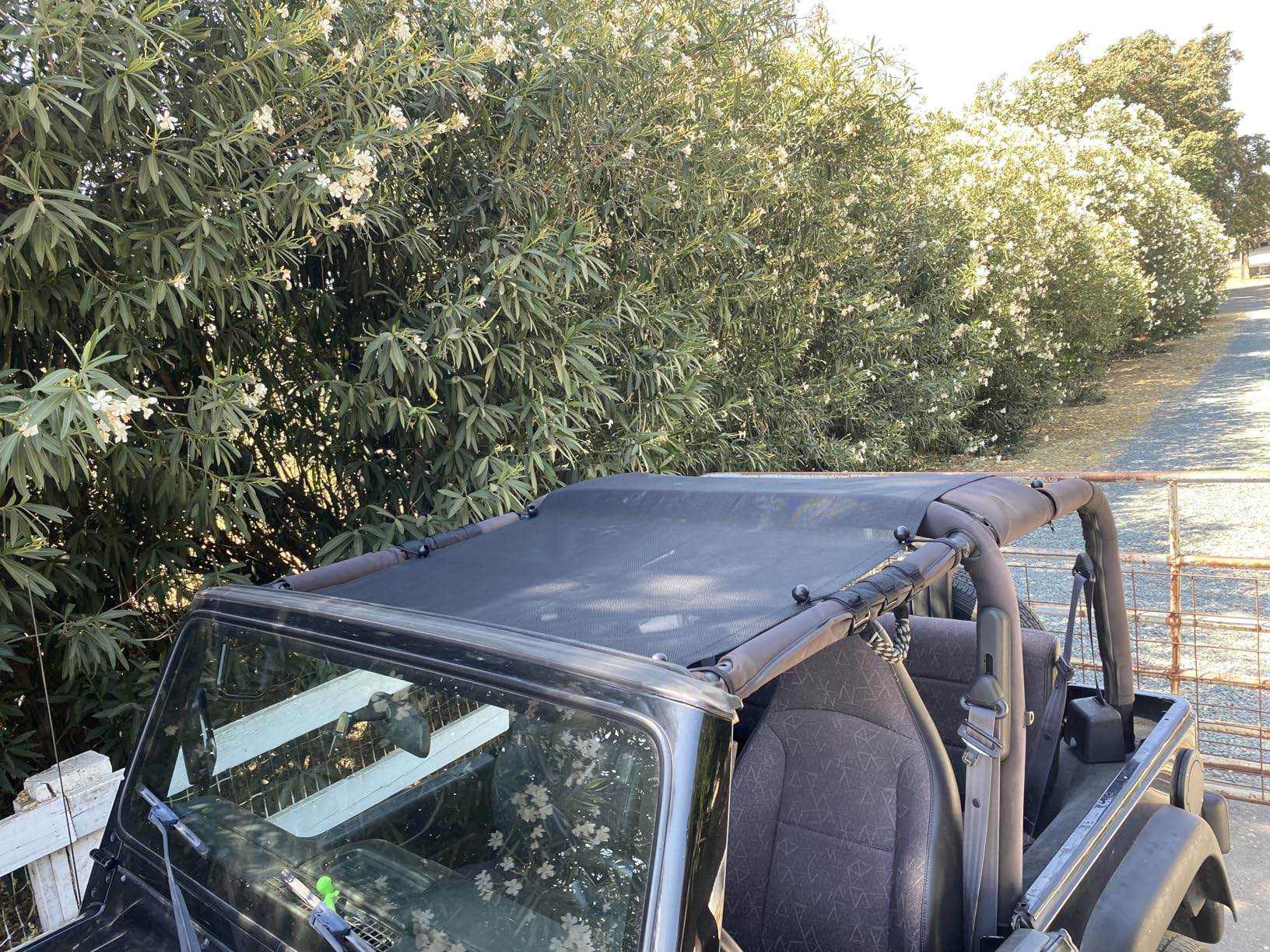 Alien Sunshade Jeep Wrangler TJ Sun Shade (1996-2006) & YJ (1987-1995) Jeep Wrangler Accessories, Full Length Mesh Sun Shade for TJ & YJ 2 Door, Blocks UV, Wind, Noise, Bikini Top Cover (Black) customer photo 2