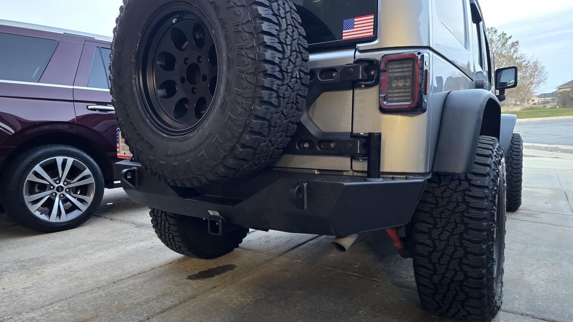 Smittybilt HD Pivot Tire Carrier - 07-18 Jeep Wrangler JK/JKU- SB2843 customer photo 2