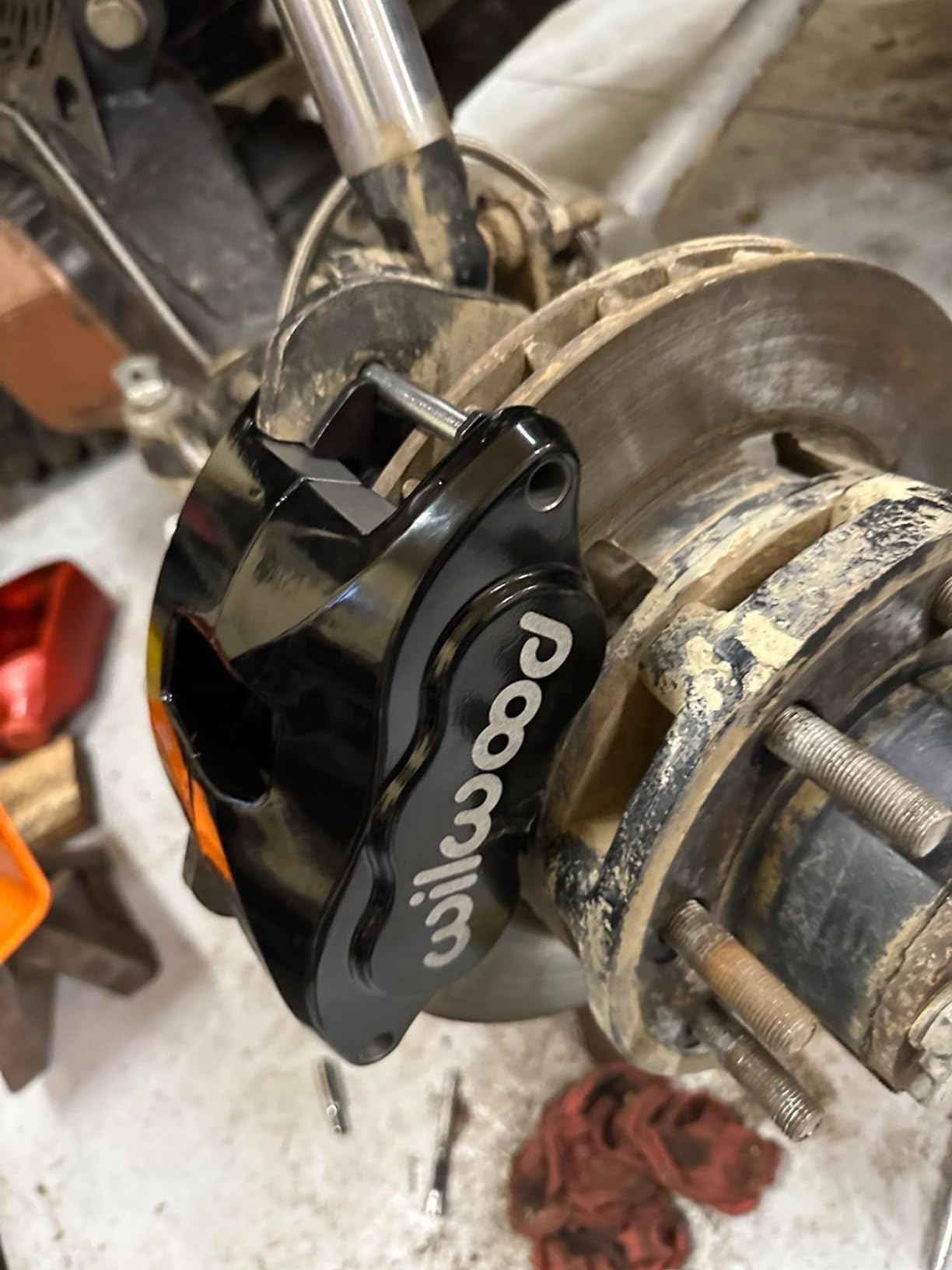 Wilwood Brake Caliper, D52, 2 Piston, Forged Aluminum, Black Powder Coat, 7.060 in Floating Mount, GM 1968-96, Kit customer photo 2