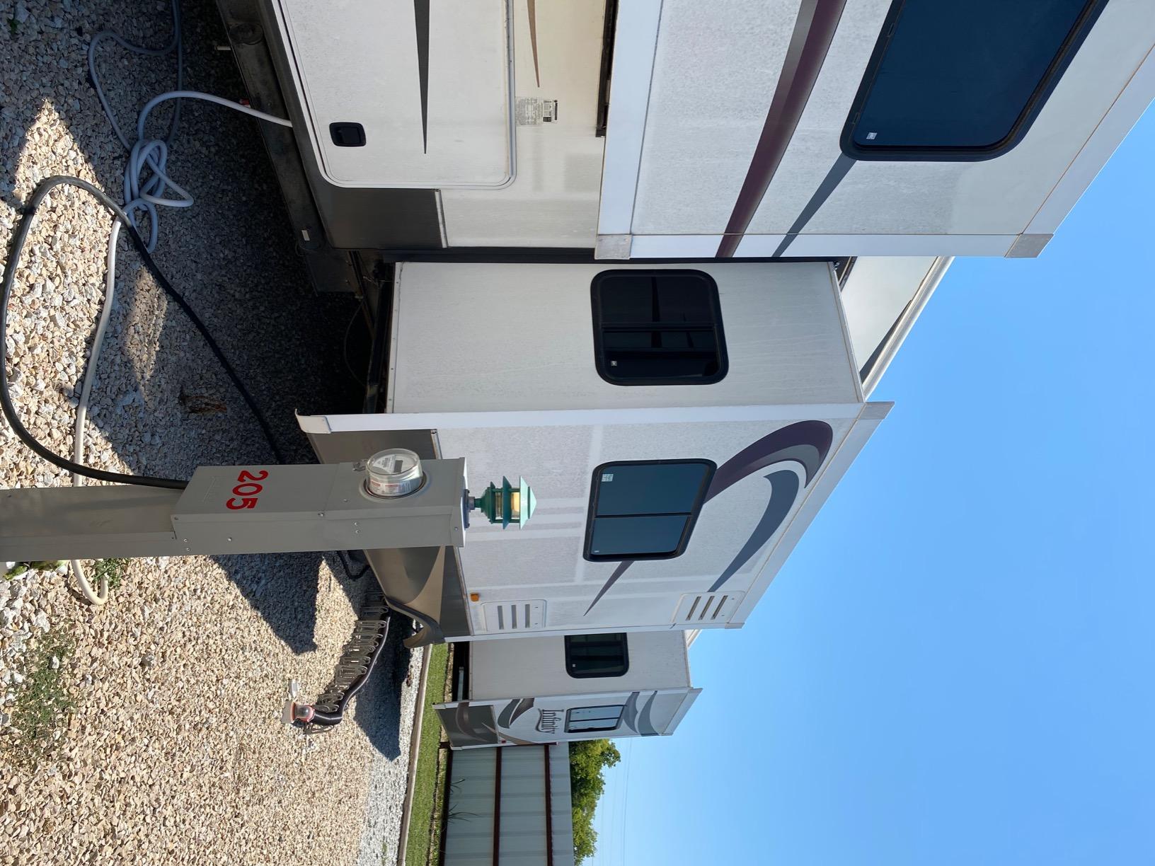 Mothers California Gold Waterless Wash & Wax, 24 oz. - Quick & Easy Car Care Without Water, Spray On & Wipe Off Ultra-Slick Formula Safely Removes Dirt & Grime Scratch-Free (05644) customer photo 1