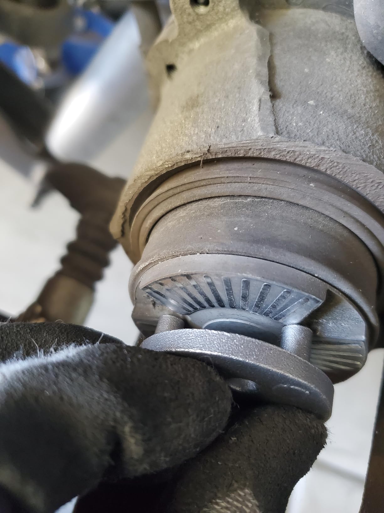 Orion Motor Tech 24pc Brake Caliper Compression Tool Set, Heavy Duty Brake Piston Compressor Tool and Wind Back Tool Kit for Brake Pad Replacement, Universal Disc Brake Caliper Tool Set with Blue Case customer photo 2