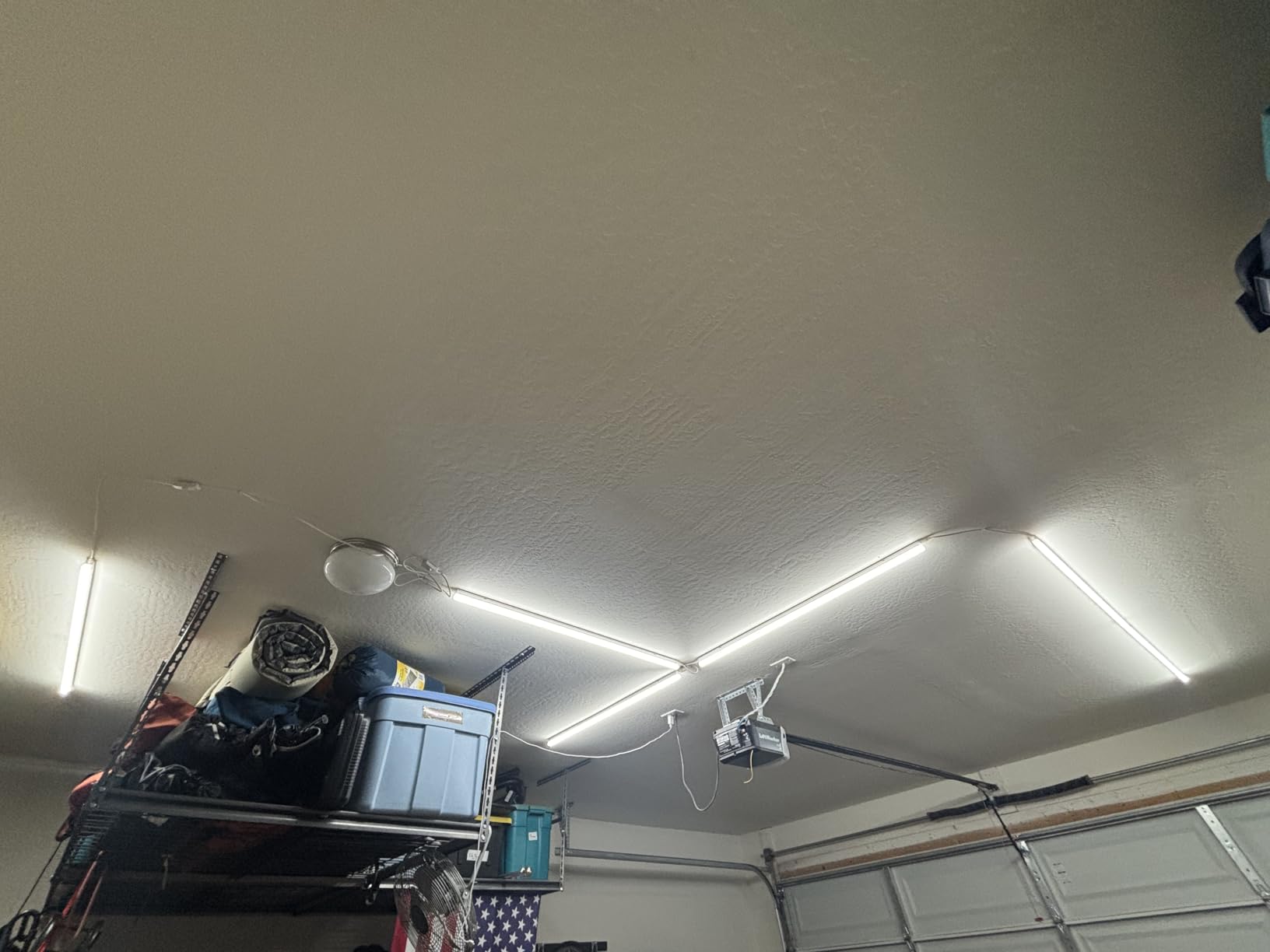 Barrina 6 Pack LED T5 Integrated Single Fixture, 4FT, 2200lm, 6500K Super Bright White, 20W Utility LED Shop Light customer photo 2