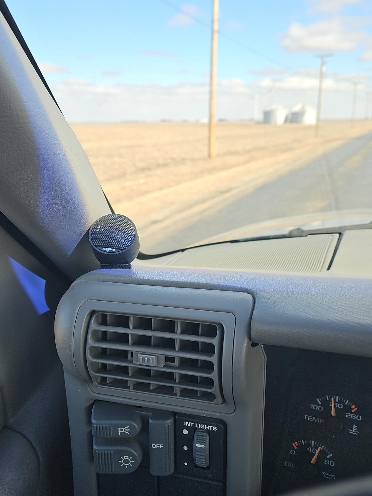 Skar Audio TWS-01 1-Inch 240 Watt Max Power Neodymium Silk Dome Tweeters, Pair customer photo 2