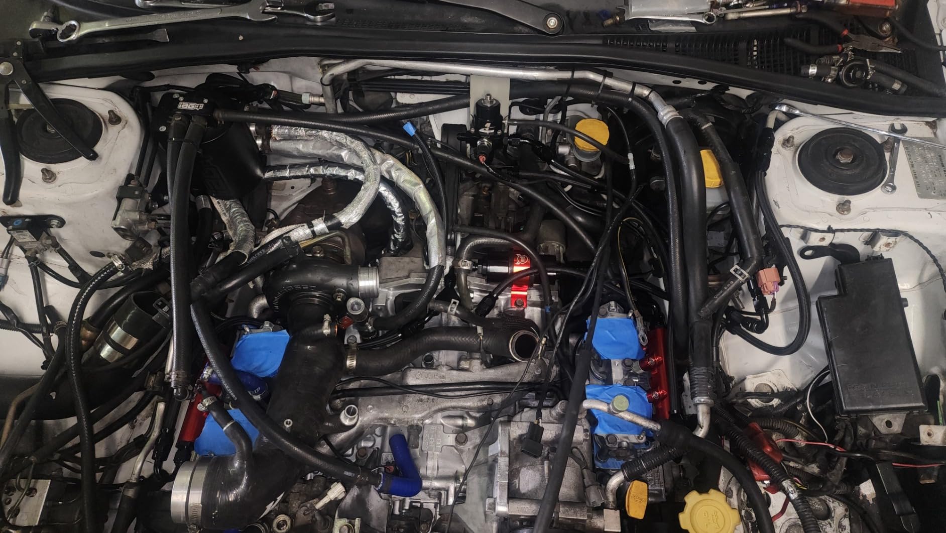 Aeromotive 13138 A1000 EFI Fuel Pressure Regulator, Adjustable, 40-70 PSI, ORB-06 Inlet/Outlet Ports customer photo 1