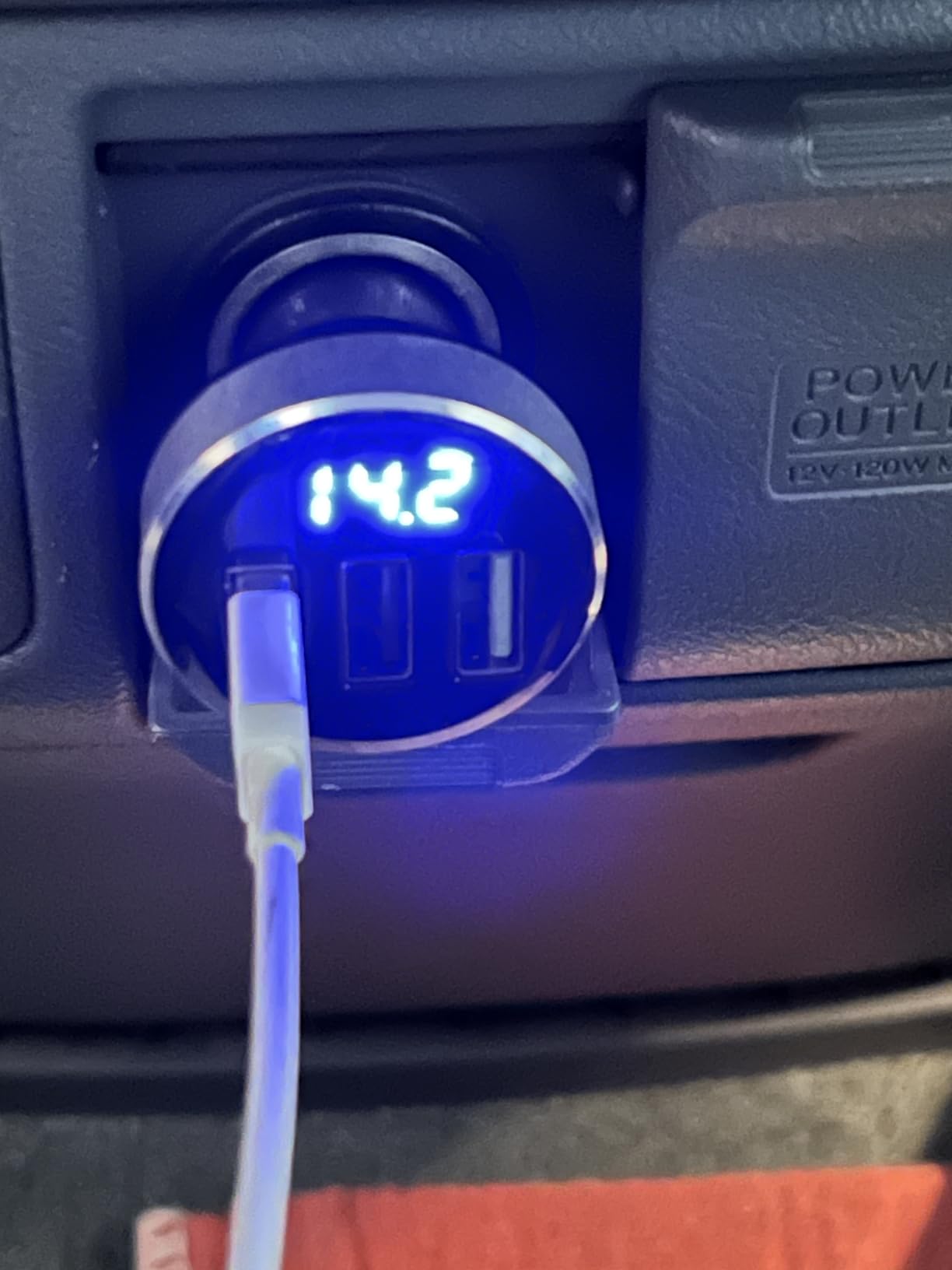 LIHAN 2 USB Car Charger,12V/24V Voltage Meter, Output 4.8A, Cigarette Lighter Plug Adapter Compatible with iPhone,iPad, Samsung, USB Charging Devices, Black customer photo 2