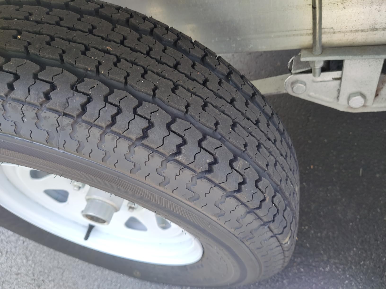 Free Country Grand Ride Set 4 Trailer Tires ST225/75R15 10 Ply Load Range E Steel Belted Radial w/Featured Scuff Guard customer photo 1